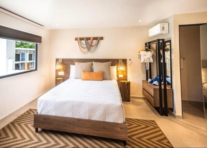 Hotel Lia Beachfront Resort