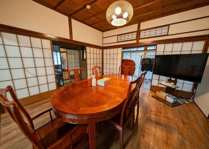 Holiday homes 1棟貸切で家族仲間と焚火バーベキューを楽しめる古民家NanasawaBasshouse