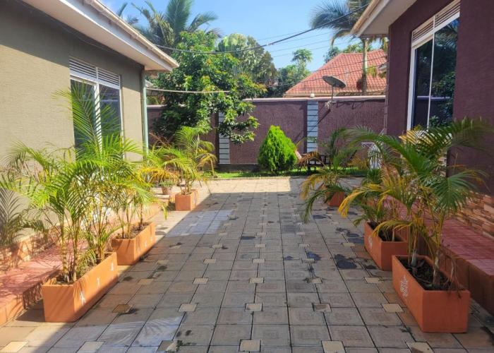 Biira Transit Residence Entebbe with free airport pickup