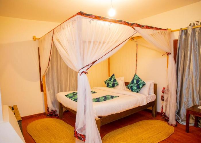 Njiapanda Tented Lodge & Safari
