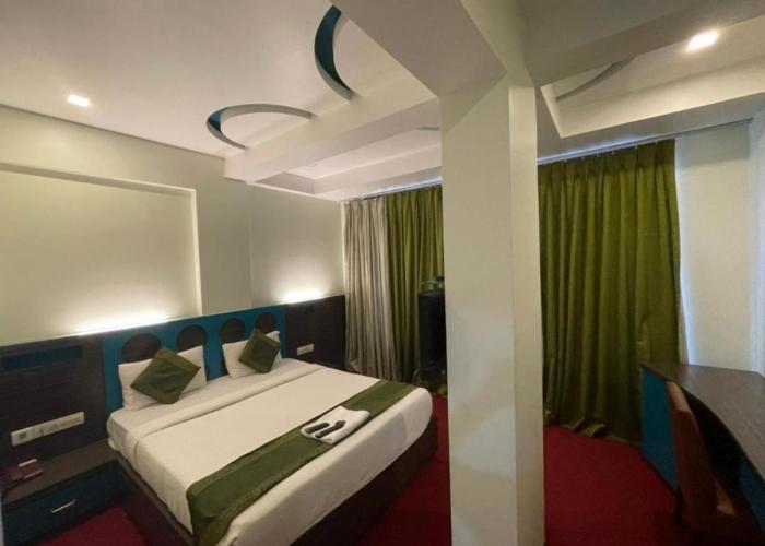 Hotel Shubham Suites