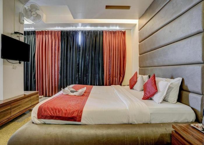 Hotel Shubham Suites