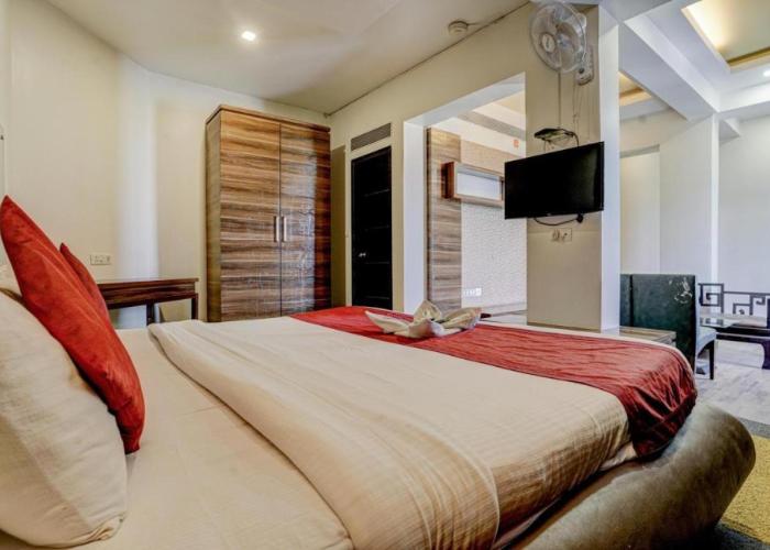 Hotel Shubham Suites