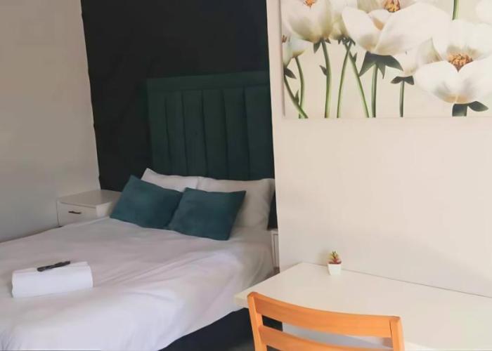 Budget Friendly And Modern Private Rooms