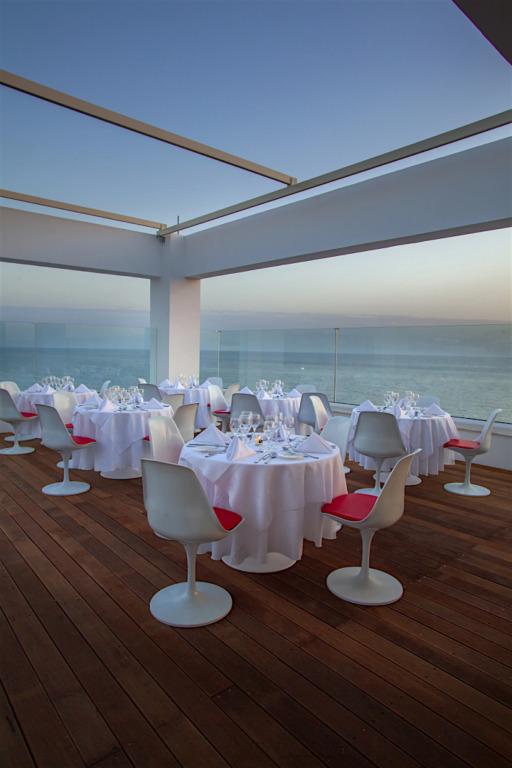 фото King Evelthon Beach Hotel & Resort