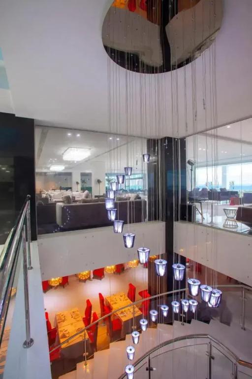 фото King Evelthon Beach Hotel & Resort