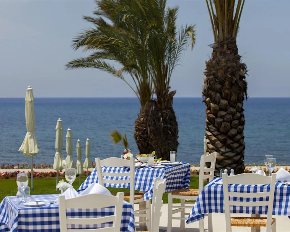 фото King Evelthon Beach Hotel & Resort