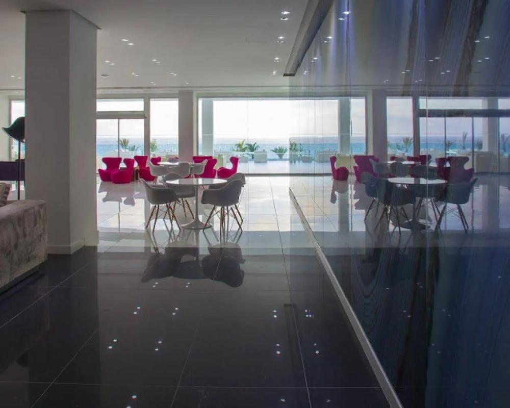 фото King Evelthon Beach Hotel & Resort