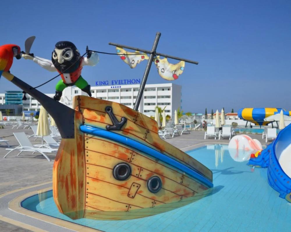 фото King Evelthon Beach Hotel & Resort