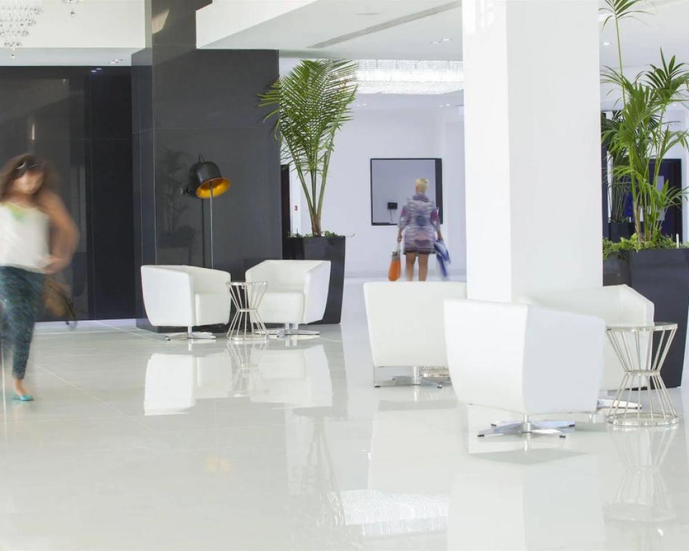 фото King Evelthon Beach Hotel & Resort