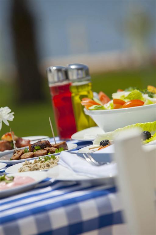 фото King Evelthon Beach Hotel & Resort