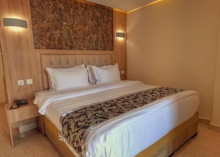 Grand Season Hotel