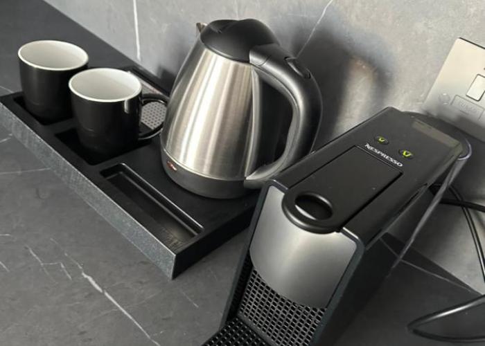 Lux Level 4 Penthouse Tower 206