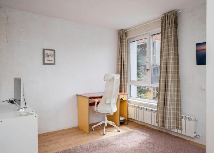 Bright and Cozy 1BD Apartment plus Desk by Flat Mаnаger