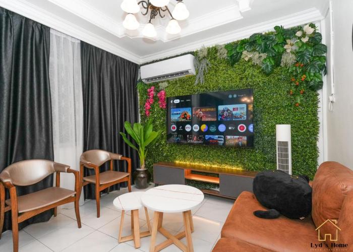 Lyd's Home Urban Staycation