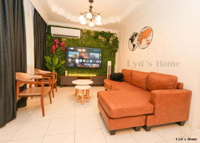 Lyd's Home Urban Staycation