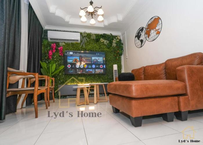 Lyd's Home Urban Staycation
