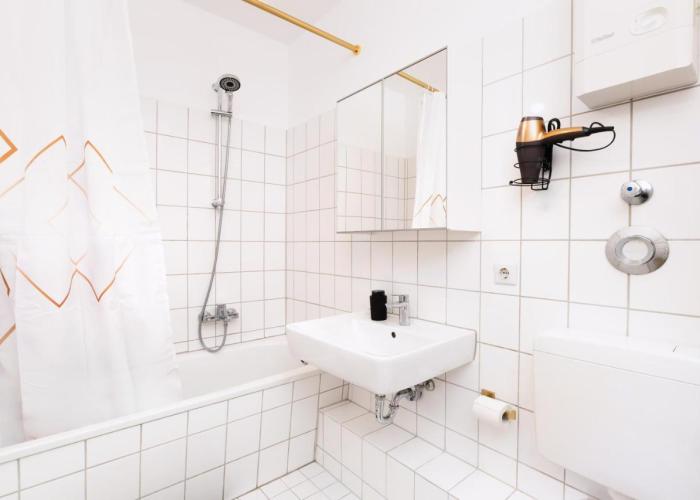 Smart Home - Wuppertal - Perfect for 5 Guests! Netflix - Central - Smart TV - Free Parking Zone