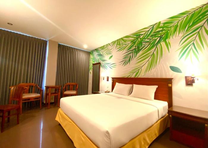Hotel Golden Season