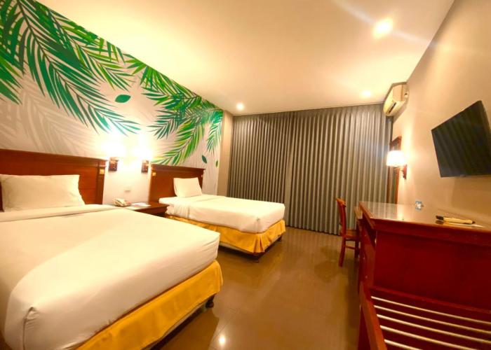 Hotel Golden Season