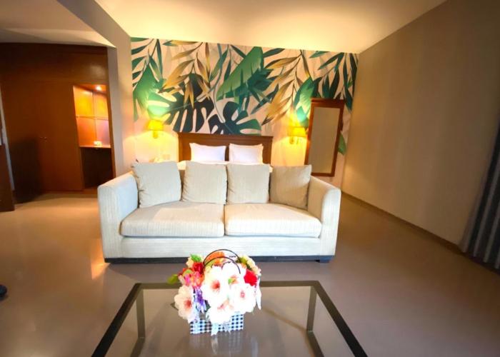 Hotel Golden Season