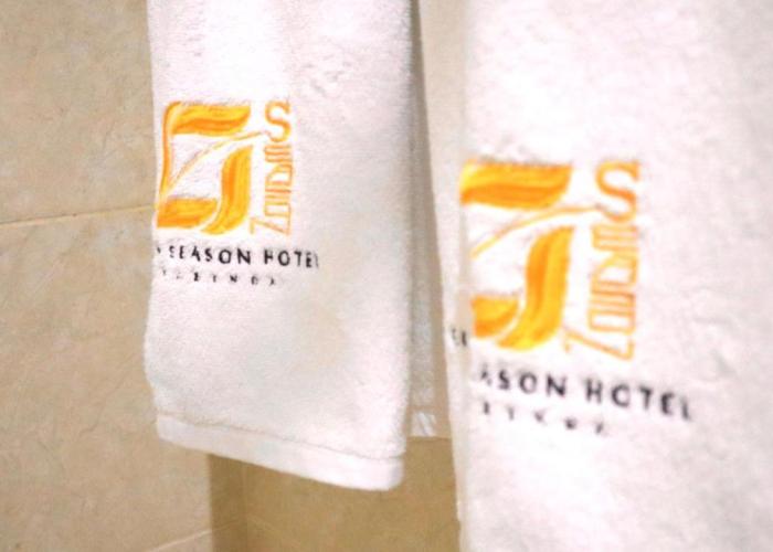 Hotel Golden Season