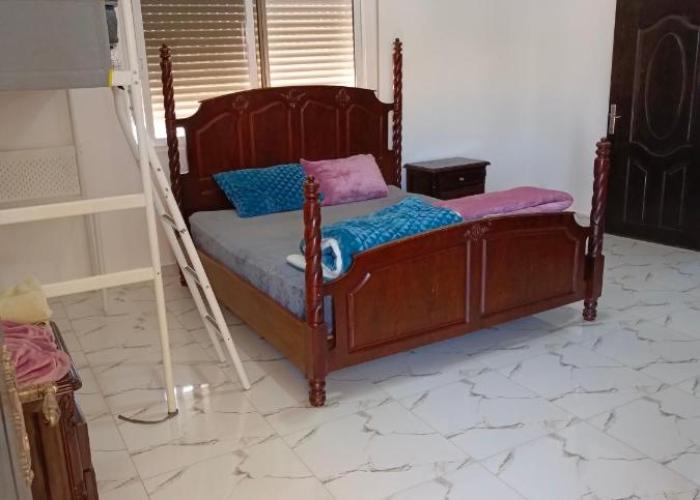 Elegant Room in Prime Location Close to Airport