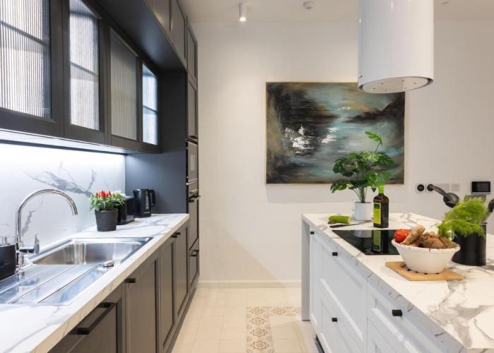 Brand New! Boutique Style Apartment in Valletta, sleeps 4