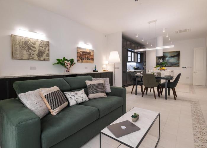 Brand New! Boutique Style Apartment in Valletta, sleeps 4