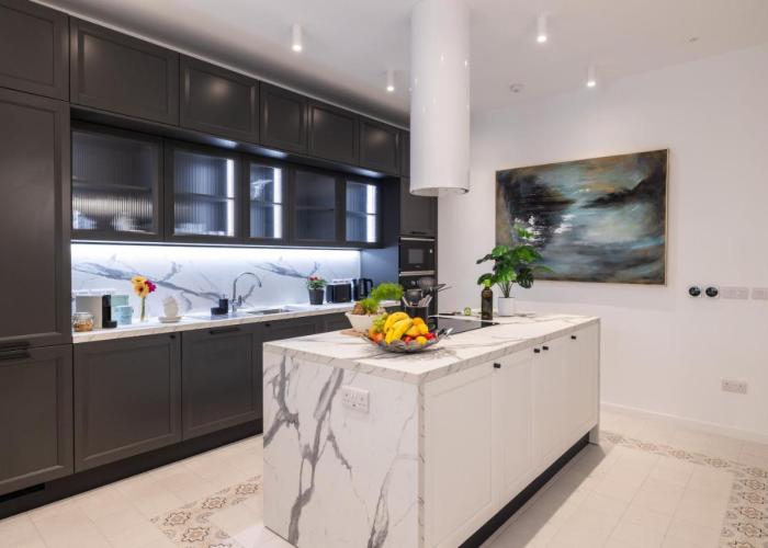 Brand New! Boutique Style Apartment in Valletta, sleeps 4