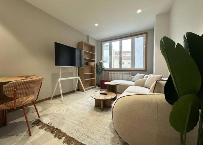 E1, 2 bedrooms, terrace, downtown, free parking