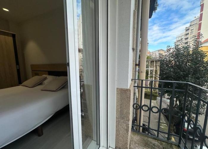 E1, 2 bedrooms, terrace, downtown, free parking