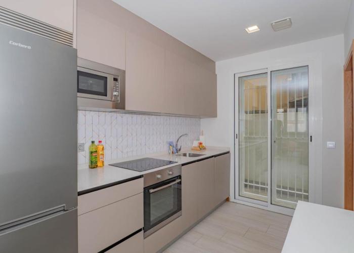 E1, 2 bedrooms, terrace, downtown, free parking
