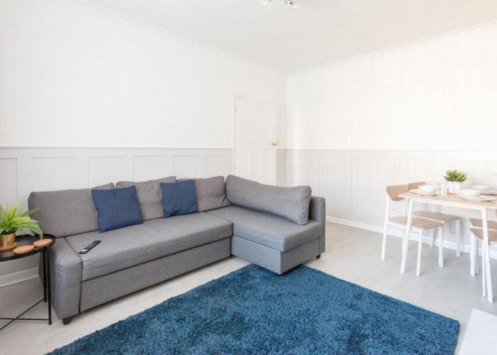 Warrington House, free parking and WiFi