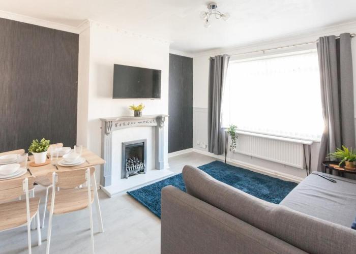 Warrington House, free parking and WiFi