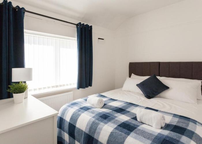 Warrington House, free parking and WiFi