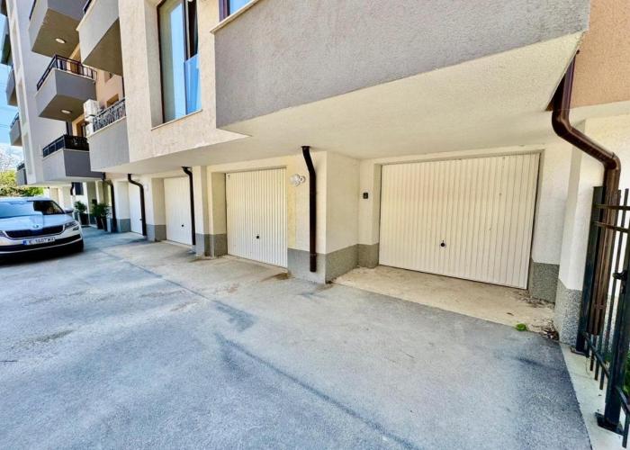 MK Studios Krustova Vada plus Parking!!!