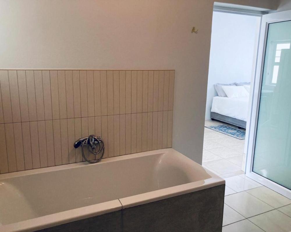 фото Self Catering Private Suite