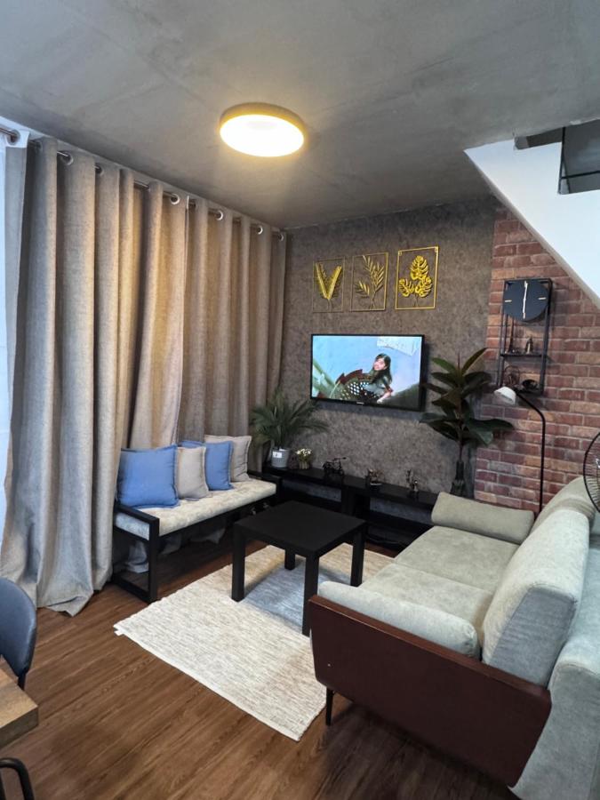 фото Cozy Rustic Corner House Subic