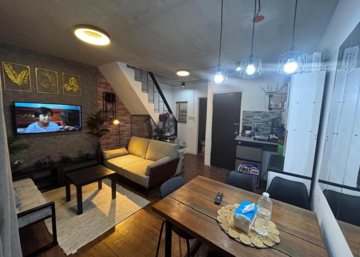Cozy Rustic Corner House Subic