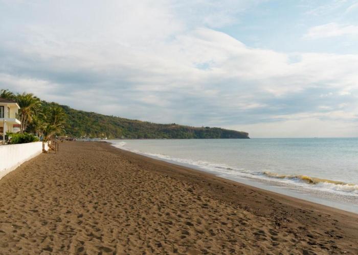 Beach & Nature Escape at One Bakawan