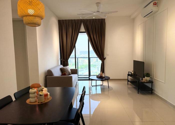 NEW 3R2B FamilyHome Puchong 8 pax