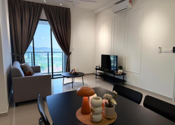 NEW 3R2B FamilyHome Puchong 8 pax