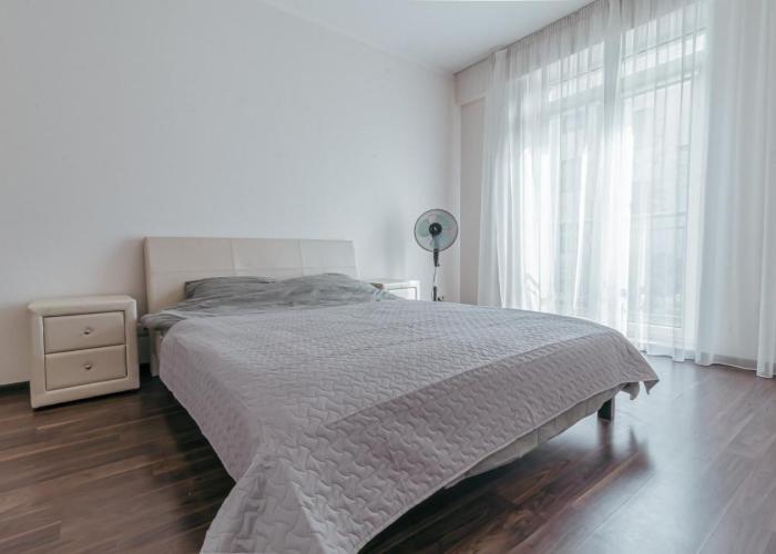 Modern Flat near City Center with Parking, Smart TV & Wi-Fi