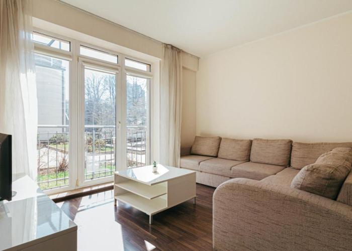 Modern Flat near City Center with Parking, Smart TV & Wi-Fi
