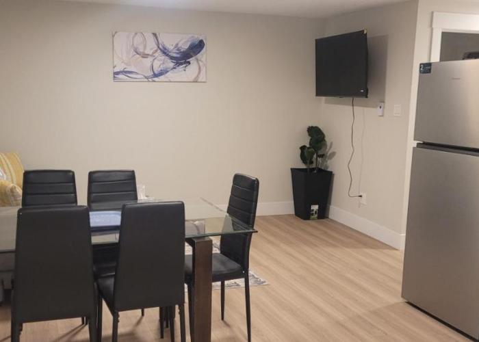 Hommie Vibes Basement Suite