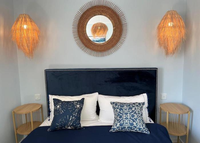 V86 - Chic Tigne Flat by the Sea