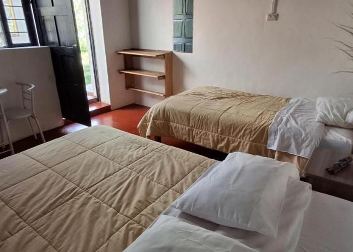 Hostal y Camping El Tambo