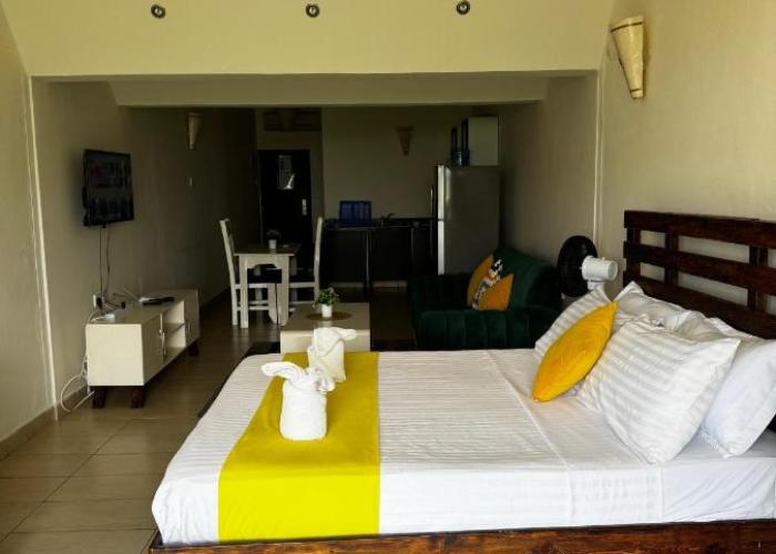 Golden Beachfront Studios Diani