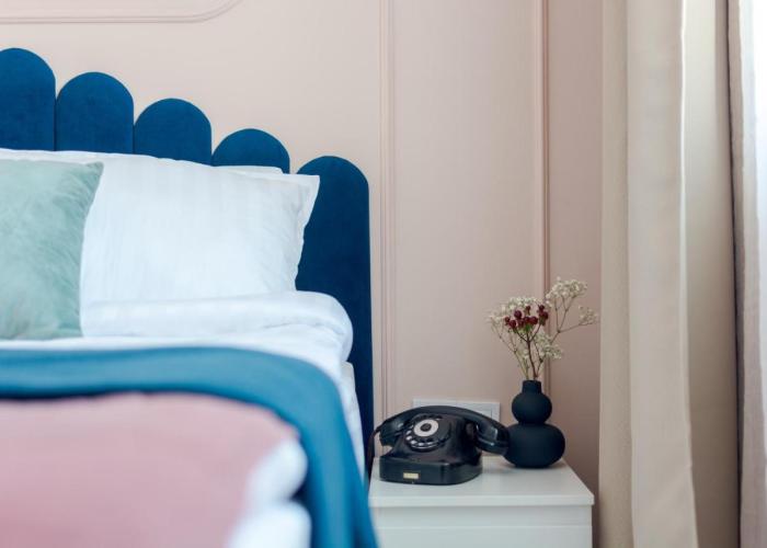 Maison Colorée - Bright And Cozy Home by Metro And Mall